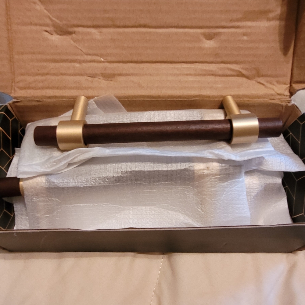 6 pack NIB Cabinet Pulls